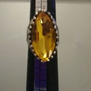 Women's fashion ring